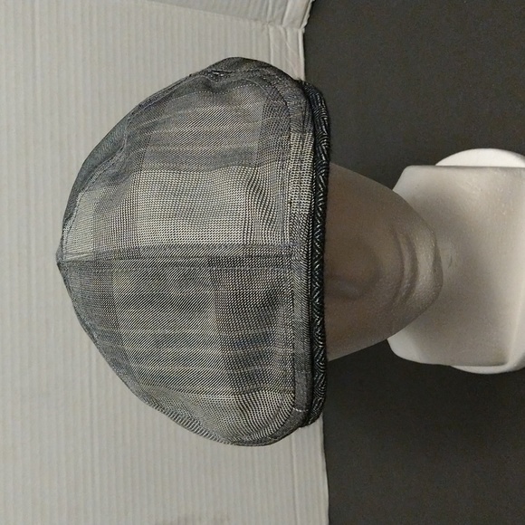 VGUC. Benjamin Paul black and white cap. - Picture 1 of 10